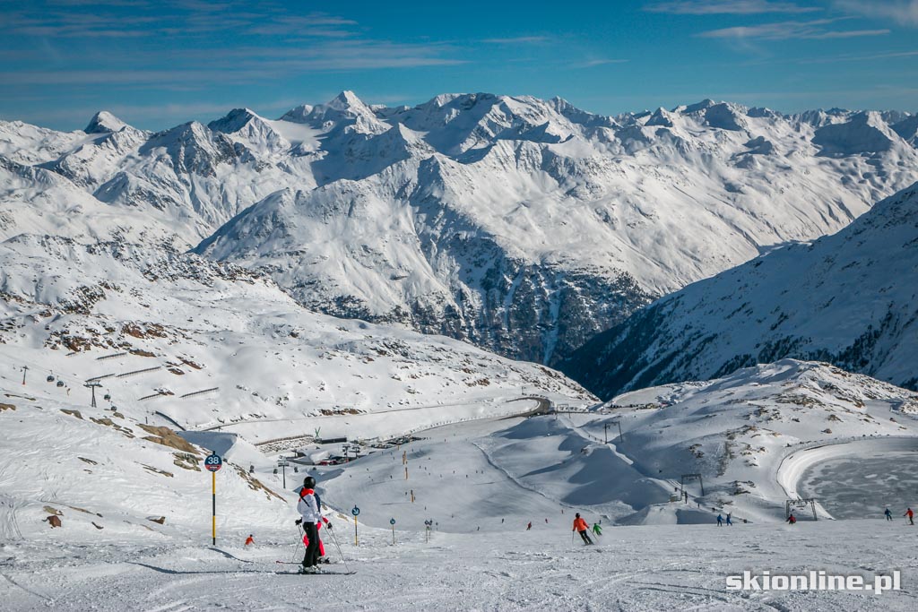 Narty na lodowcu w Soelden